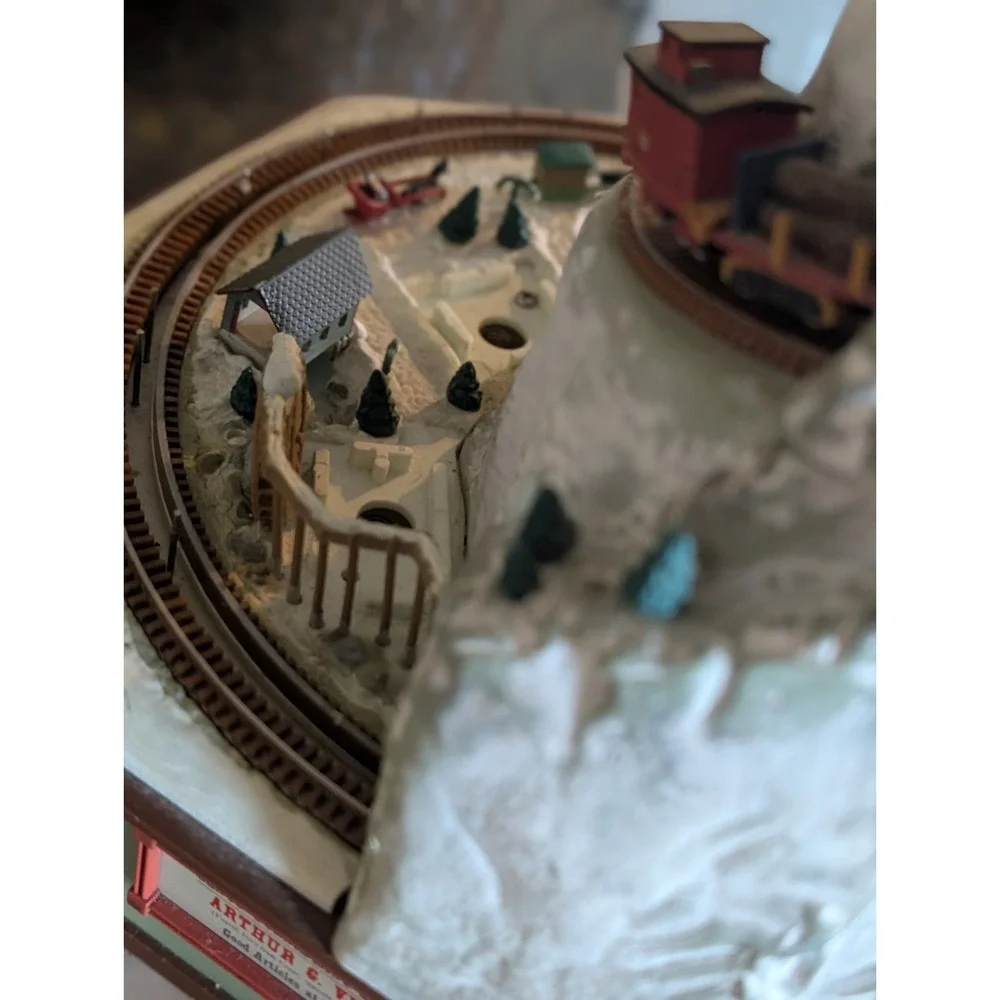 Vtg Enesco Rock City Christmas Action Town Trains 